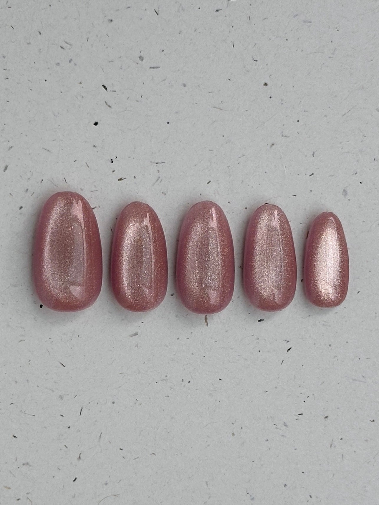 Rose gold magnet